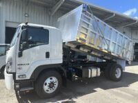Isuzu truck with new aluminum Dump_331